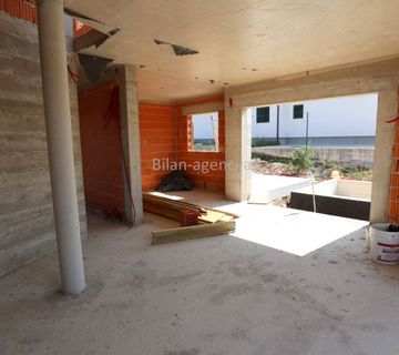 Vila sa bazenom, Vodice, Dalmacija - cover