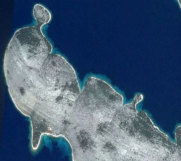 Otok Zmajan, Vodice, poljoprivredno zemljište, 30.000 m2 - cover