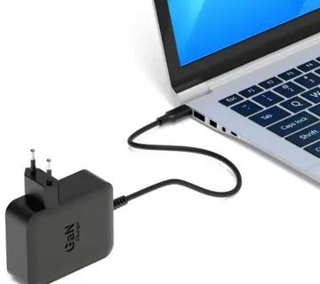 Port punjač 100W GaN2 USB-C fiksni kabel 1m - Strmec, Sveta Nedelja