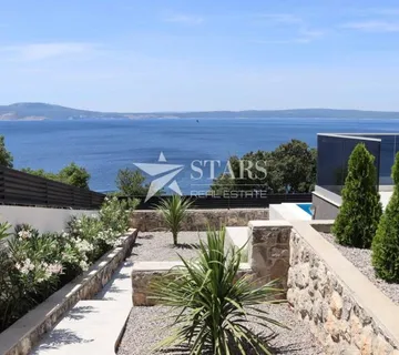 Novi Vinodolski, moderna vila prvi red do mora (prodaja) - cover