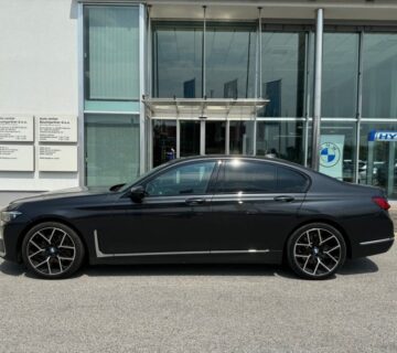 BMW 730d - cover