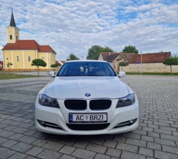 BMW serija 3 318d Velika navigacija,servisna knjiga,alu,mf.volan - cover