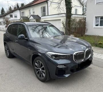 BMW X5 xDrive30d M paket - cover