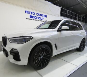 BMW X5 xDrive40d - cover