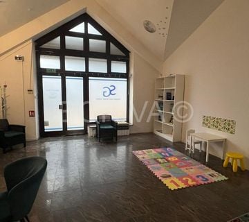 Tržnica Špansko, poslovni prostor na 1 katu tržnice, 65m2 - cover