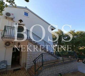 Povile, samostojeća kuća 180m2, okućnica 561m2, 332.000 eur/kn - cover