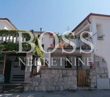 Novi Vinodolski, dvije kuće 312m2, okućnica 791m2, 675.000 eur/kn - cover