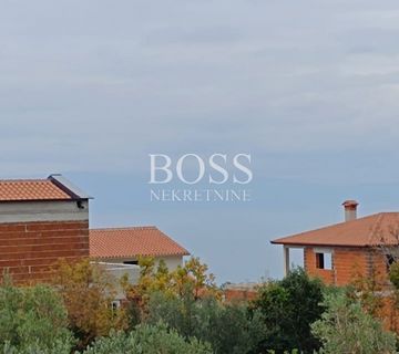 Labin, građevinski teren 1950m2, 250.000€ - cover