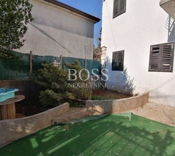 Kostrena, samostojeća kuća 338.15m2, 300.000 eur/kn - cover