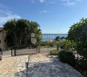 Maslinica- Šarmatna Kuća S Dva Apartmana - Maslenica, Jasenice