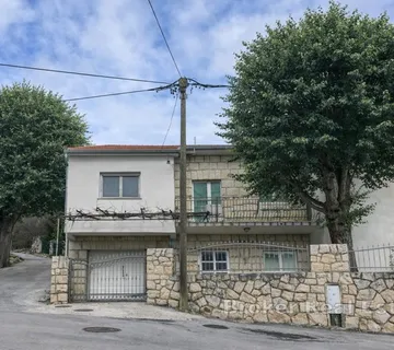 Dvoetažna samostojeća kuća - Imotski