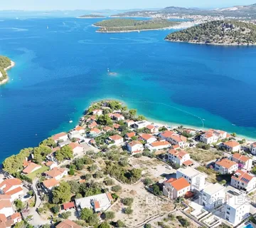Građevinsko zemljište na iznimnoj lokaciji - Rogoznica