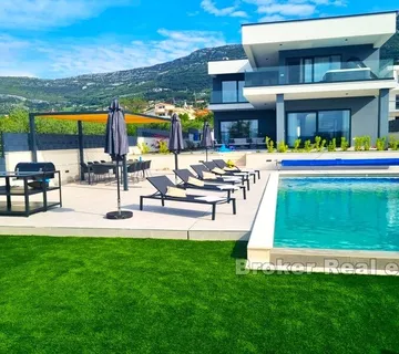 Novoizgrađena vila s bazenom i pogledom na more - Kaštel Stari, Kaštela