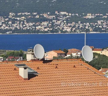 Apartman s pogledom na more u mirnoj zoni - Krk