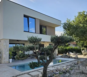 Moderna vila s bazenom na mirnoj lokaciji - Krk