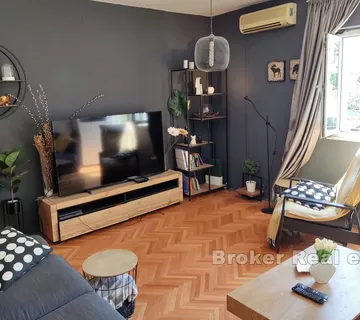 Dvosoban stan na dobroj lokaciji - Split
