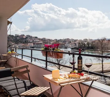 Prekrasan stan u prvom redu do mora - Trogir