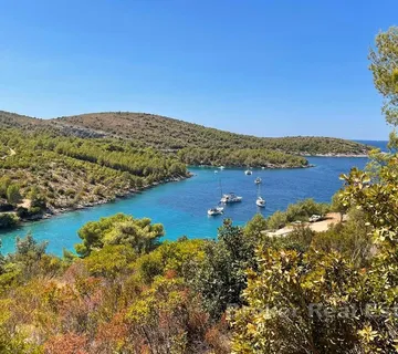 Veliko zemljište s pogledom na more - Hvar