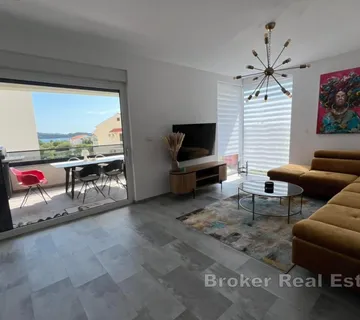 Prostrani dvosobni apartman - Vodice