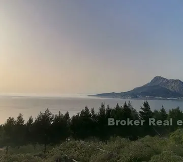Građevinsko zemljište s pogledom na more - Omiš