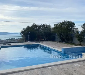 Vila s bazenom i pogledom na more - Kaštel Sućurac, Kaštela