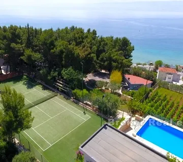 Veliko imanje s kućama za odmor i turizam - Omiš