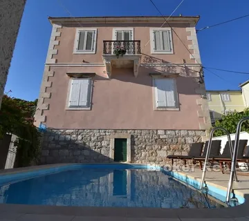 Jedinstvena nekretnina na samoj rivi - Hvar