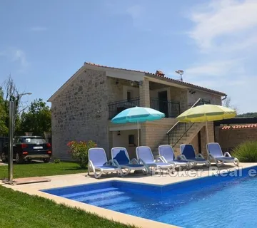 Kamena kuća s bazenom - Poreč