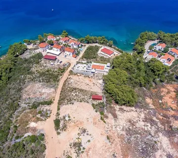 Prostrani građevinski teren u blizini mora s pogledom - Hvar