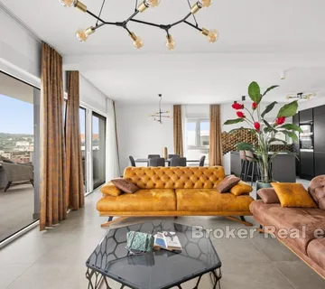 Luksuzan penthouse s bazenom i prekrasnim pogledom na more - Žedno, Trogir