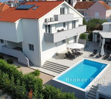 Kuća s bazenom i pogledom na more - Sibenik, Sibenik