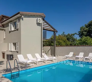 Moderna vila s bazenom - Umag