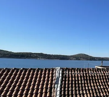 Kamena kuća s pogledom na more - Sibenik, Sibenik