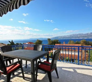 Dvojna kuća s tri apartmana - Brač, Brač