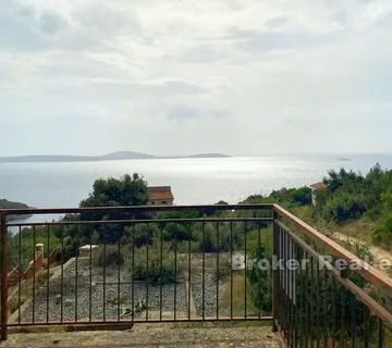 Kuća u mirnoj uvali - Rogoznica