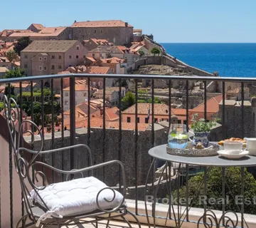 Ekskluzivna vila luksuznog uređenja u neposrednoj blizini stare gradske jezgre - Dubrovnik, Dubrovnik