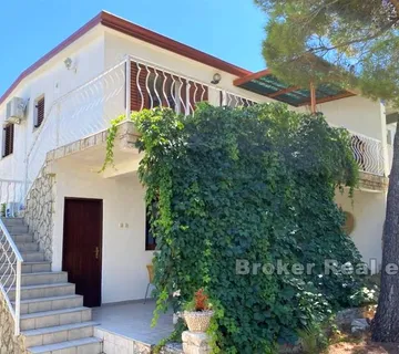 Dvojna kuća s bazenom na mirnoj lokaciji - Sibenik, Sibenik