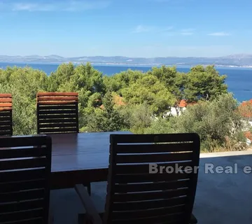Opremljena samostojeća kuća, na prodaju - Brač, Brač
