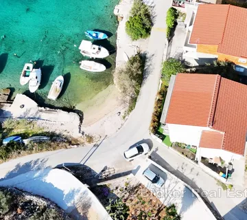 Jedinstvena apartmanska kuća u prvom redu do mora - Rogoznica