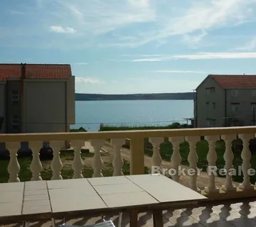 Apartmanska kuća u blizini mora - Pag