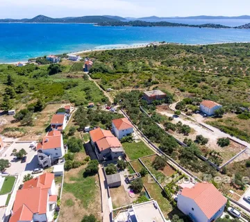 Građevinsko zemljište s pogledom na more - Vodice