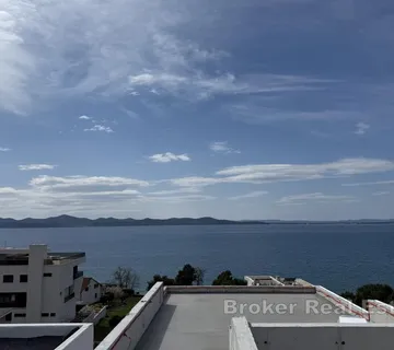 Luksuzni penthouse s bazenom na krovnoj terasi - Kožino, Zadar