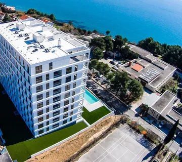 Luksuzan dvosoban stan u elitnoj zgradi - Split