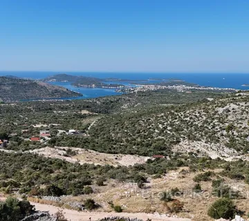 Građevinsko zemljište s panoramskim pogledom na more - Rogoznica