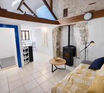 Autentična kamena kuća s velikim potencijalom za turistički najam - Grad, Split grad