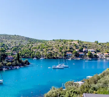 Kuća na jedinstvenoj lokaciji s pogledom na more - Brač, Brač