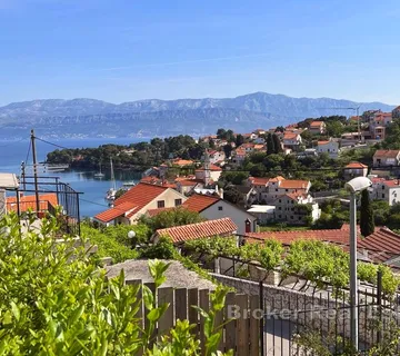 Šarmantna kuća s prekrasnim pogledom - Brač, Brač