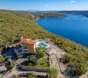 Veličanstvena vila sa spektakularnim pogledom na more - Krk
