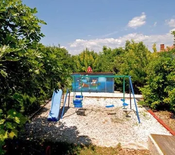 Kuća / Vila s bazenom, na prodaju - Brač, Brač