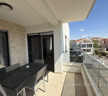 Moderni stan s djelomičnim pogledom na more - Diklo, Zadar